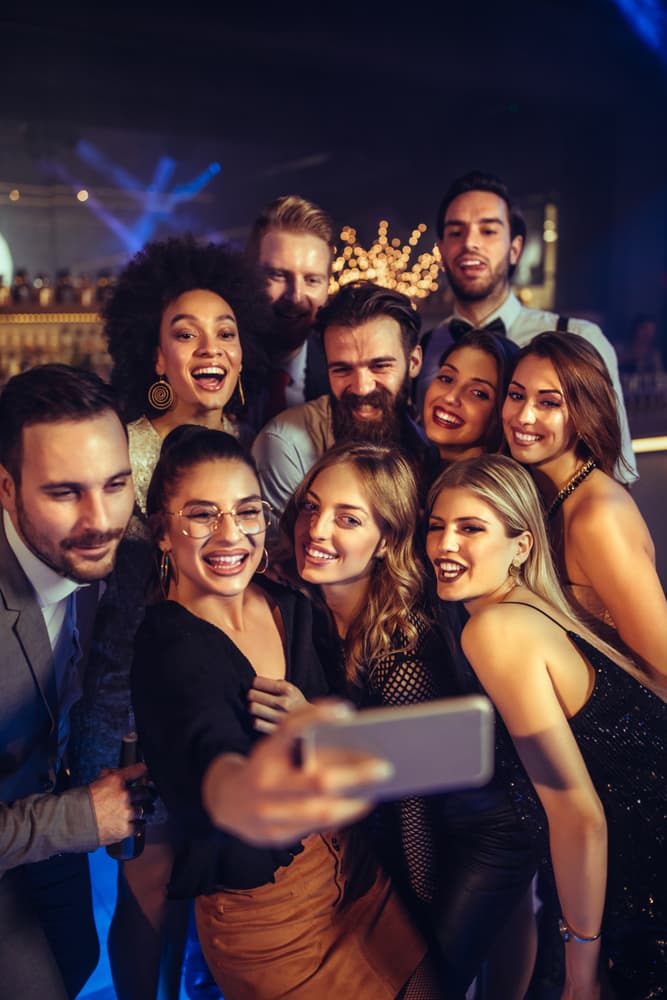vegas-hip-hop-club-crawl-party-group Group of friends taking a selfie at a Las Vegas nightclub during a hip hop club crawl